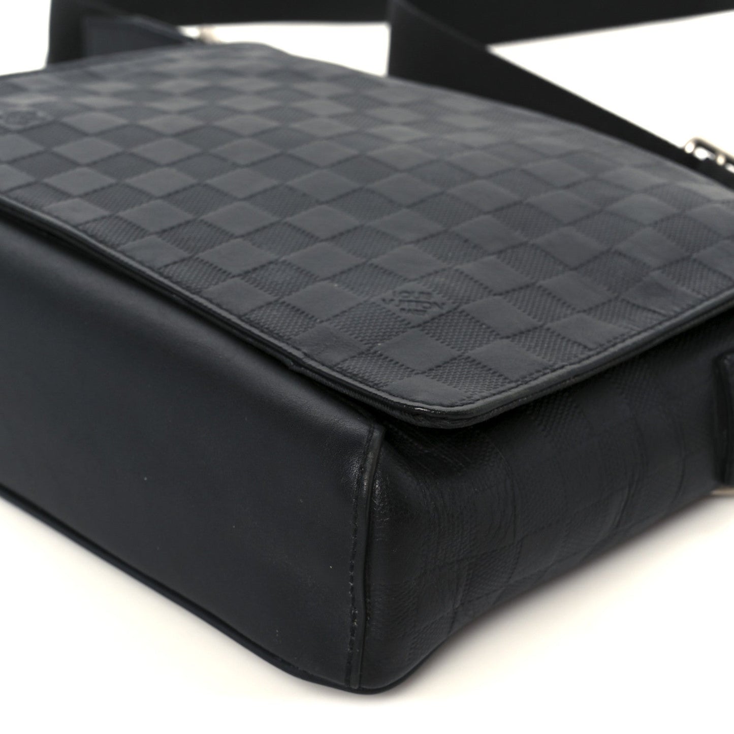 Louis Vuitton Damier Infini District PM Onyx