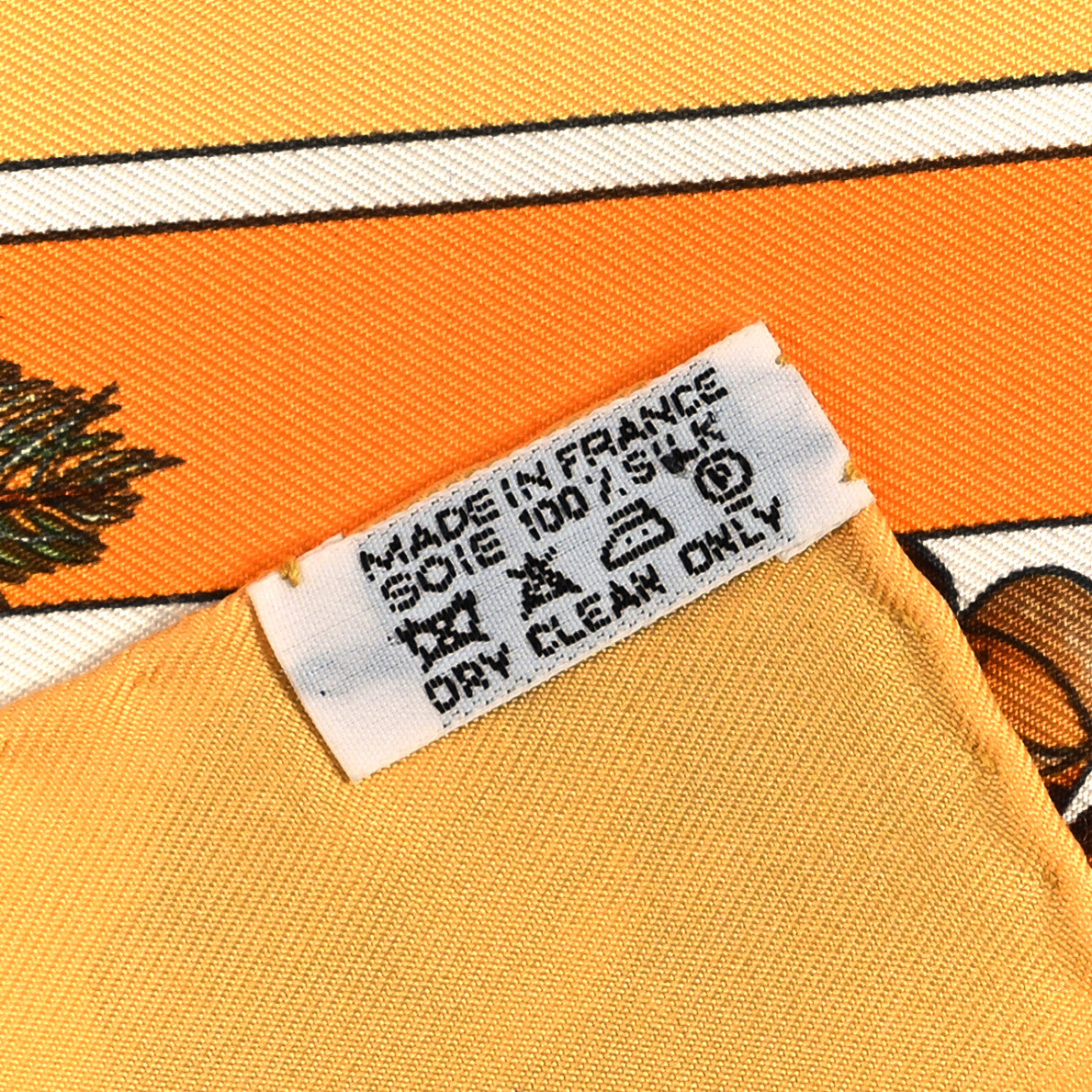 Hermes Silk Confident Des Coeurs Pocket Square Scarf