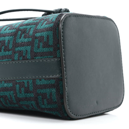 Fendi Chenille Vitello F is Fendi Micro FF Mini Mon Tresor Bucket Bag Verde Inglese