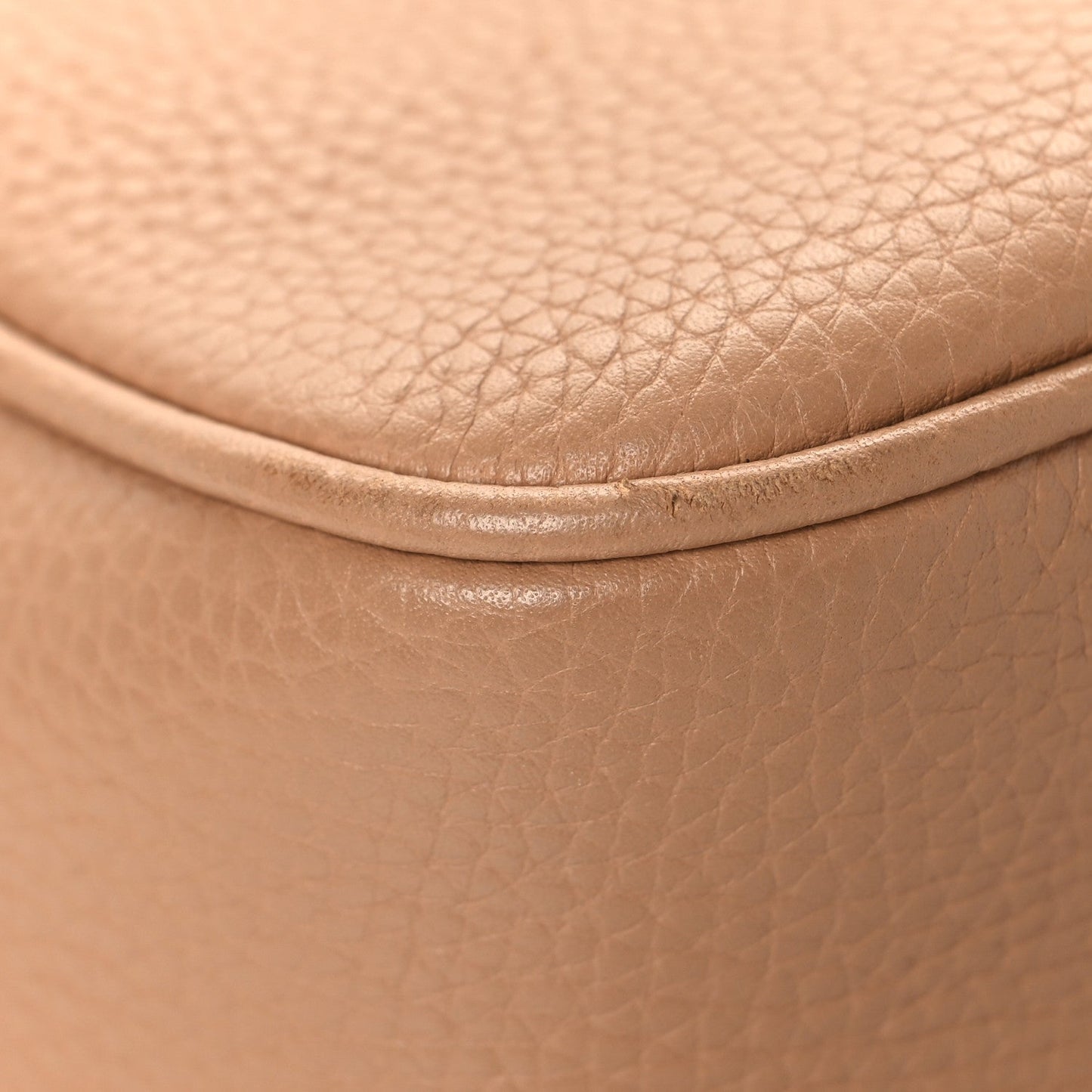 Gucci Pebbled Calfskin Small Soho Disco Bag Camelia