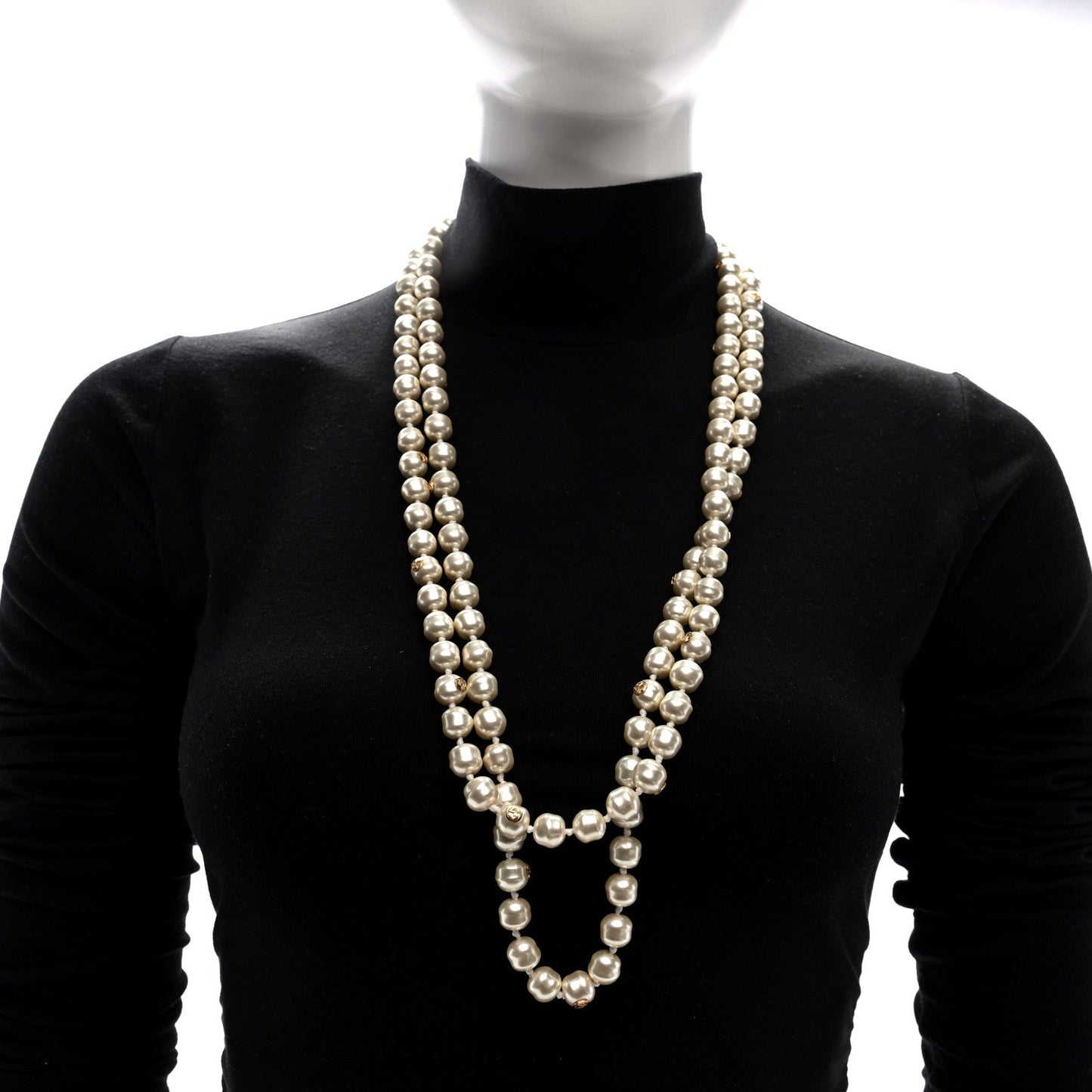 Gucci Pearl Ribbon Feline Strand Necklace