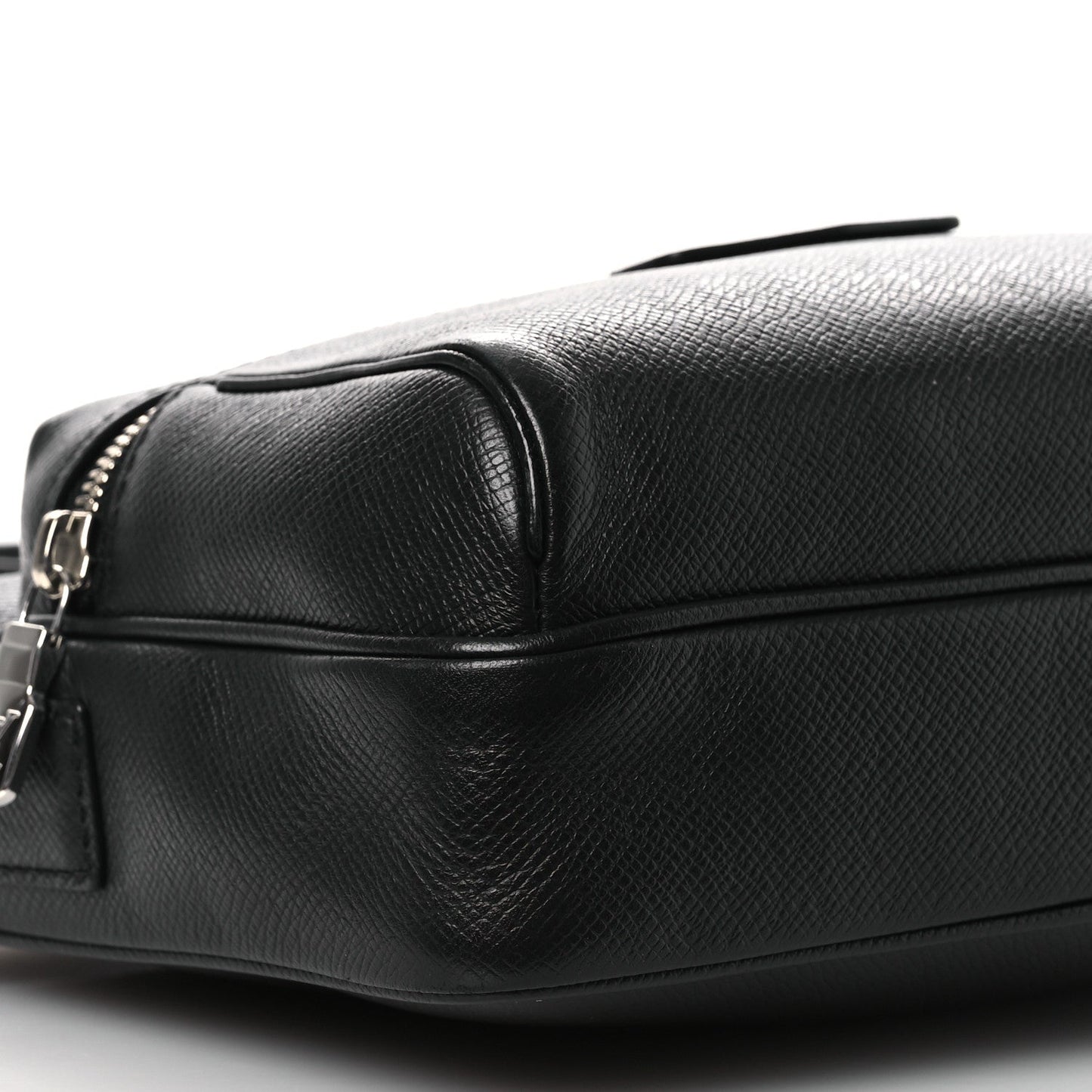 Louis Vuitton Taiga Outdoor Messenger PM Black