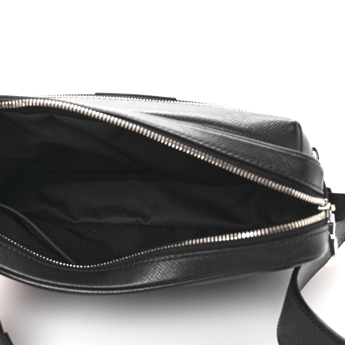 Louis Vuitton Taiga Outdoor Messenger PM Black