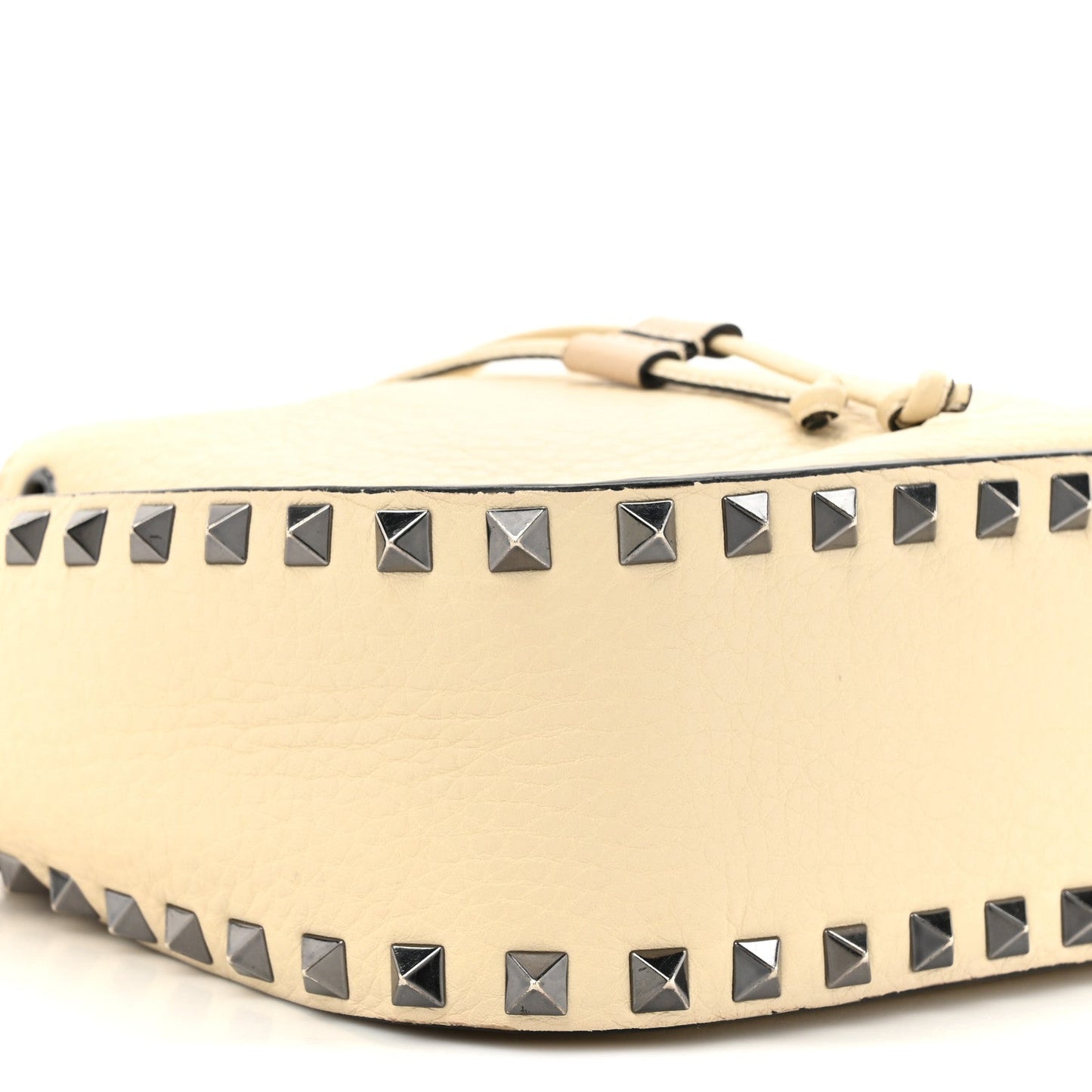 Valentino Garavani Grained Calfskin Rockstud Bucket Bag Ivory