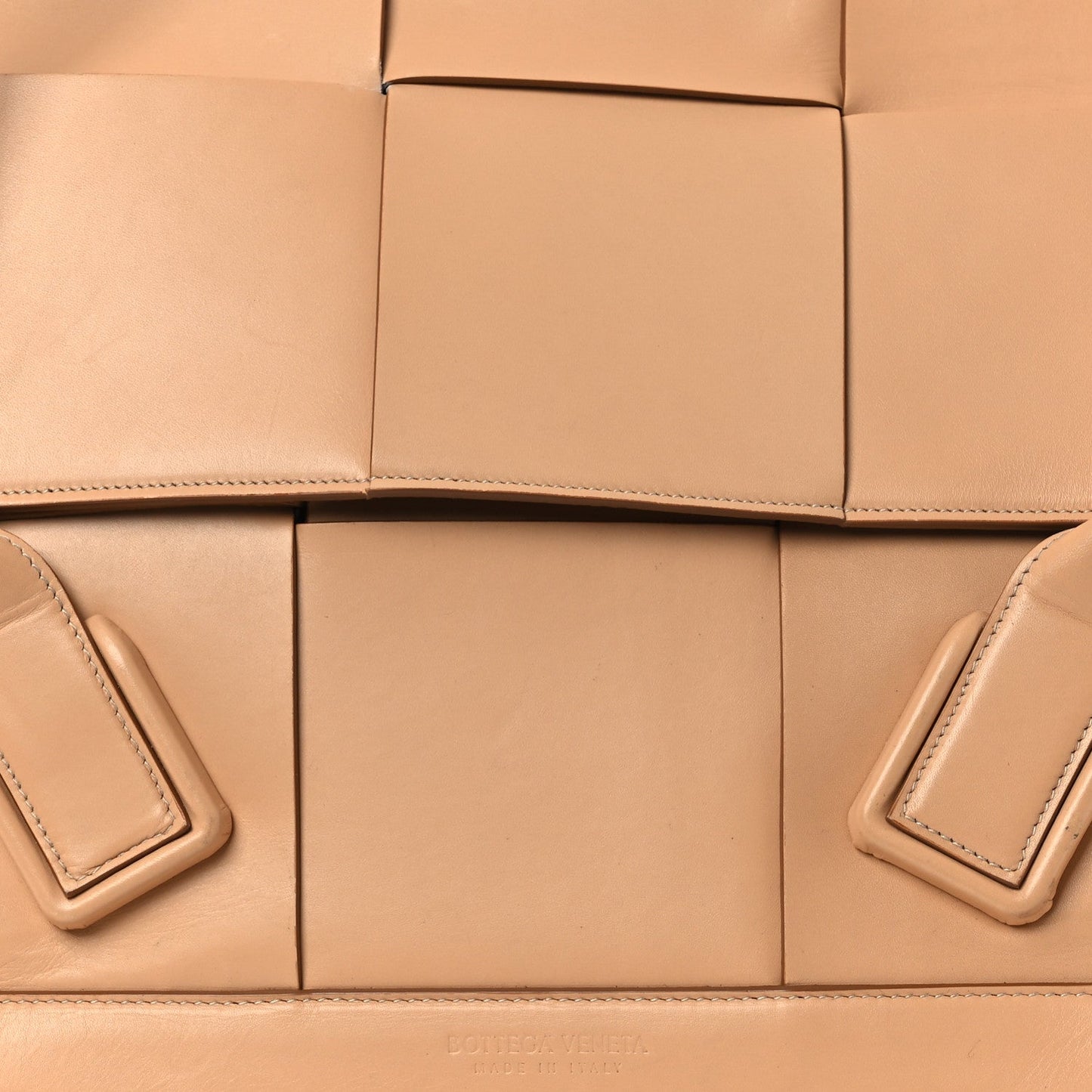 Bottega Veneta Grained Calfskin Maxi Intrecciato Medium Arco Nude