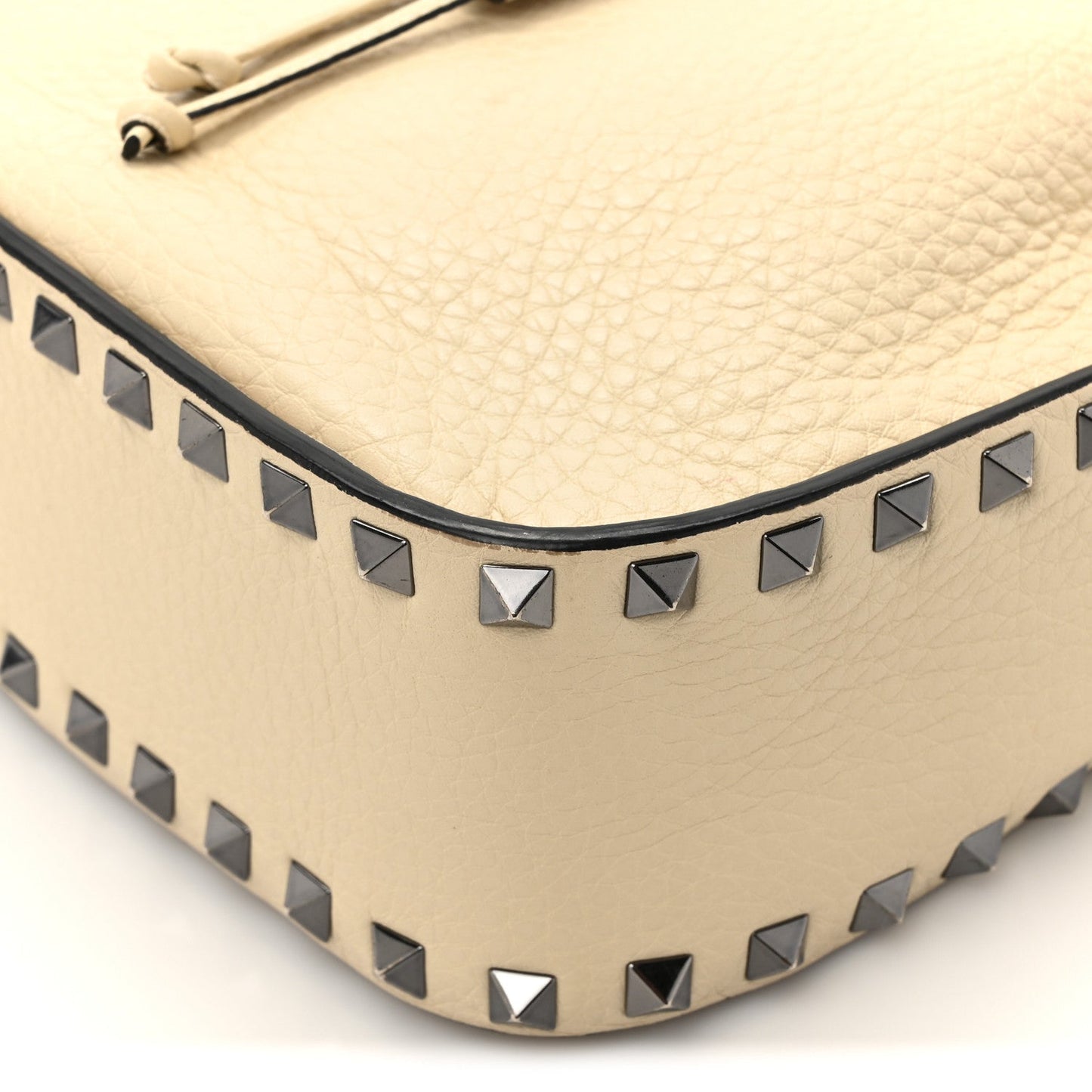 Valentino Garavani Grained Calfskin Rockstud Bucket Bag Ivory