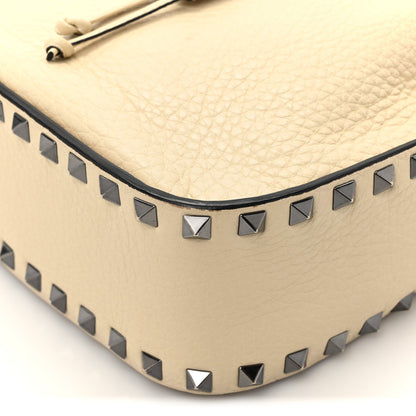 Valentino Garavani Grained Calfskin Rockstud Bucket Bag Ivory