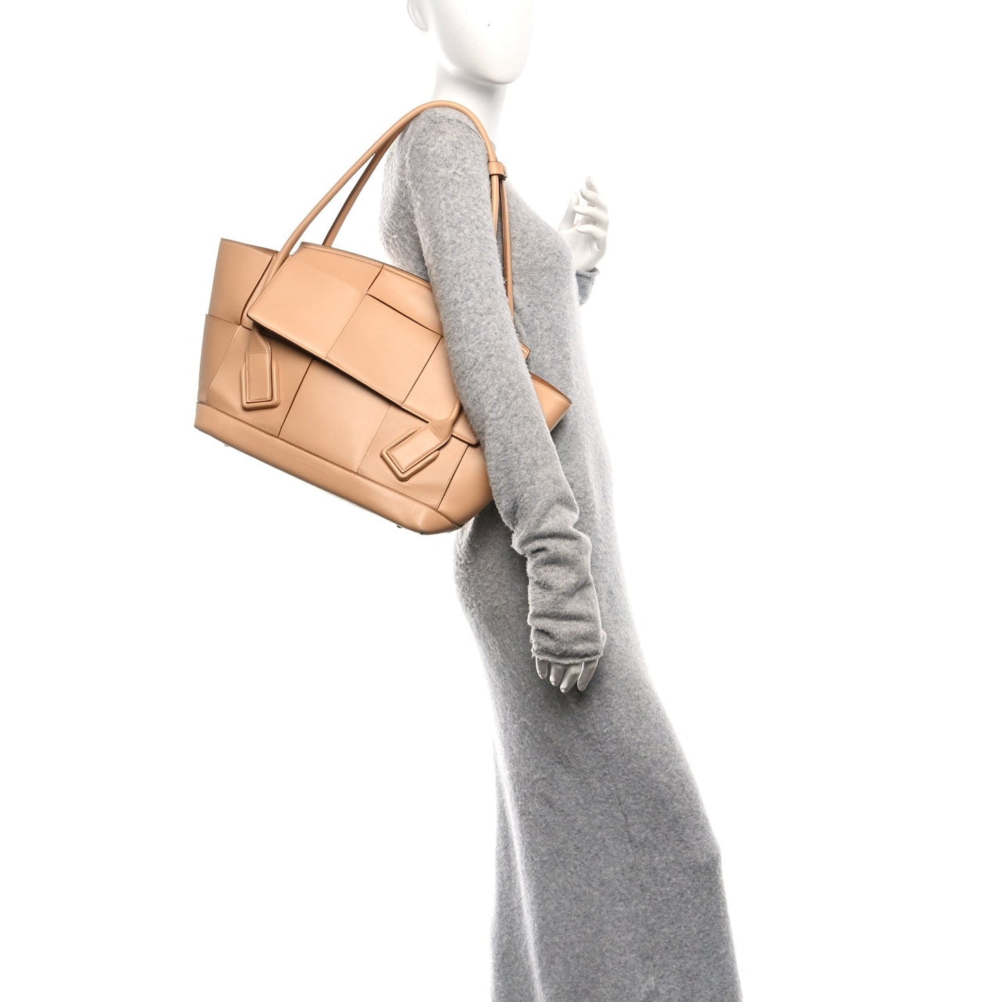 Bottega Veneta Grained Calfskin Maxi Intrecciato Medium Arco Nude